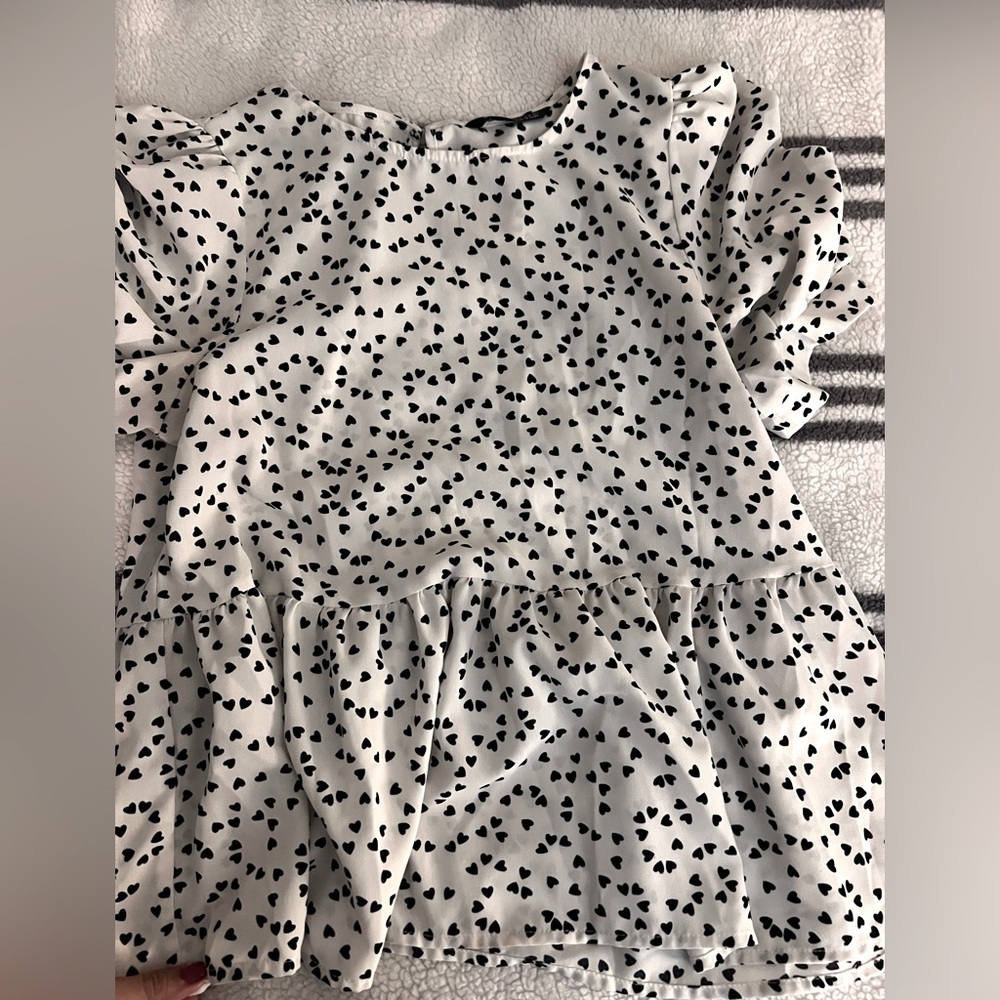 Adorable white blouse with Black hearts